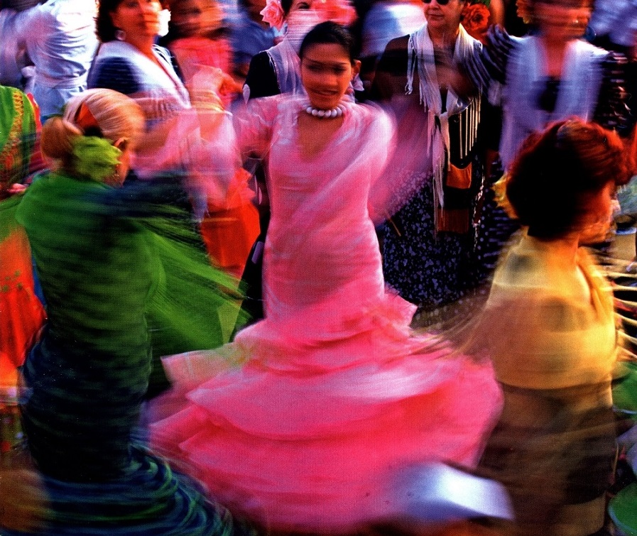 Град Херес е известен също с циганската си култура, по-специално с изкуството на танца фламенко. 360_heres.jpg