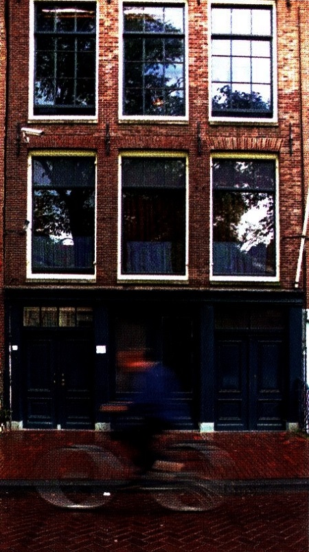 Външността на къщата на Ане Франк (3) с нищо не издава какво се е случило между стените й. 96_ane_frank.jpg