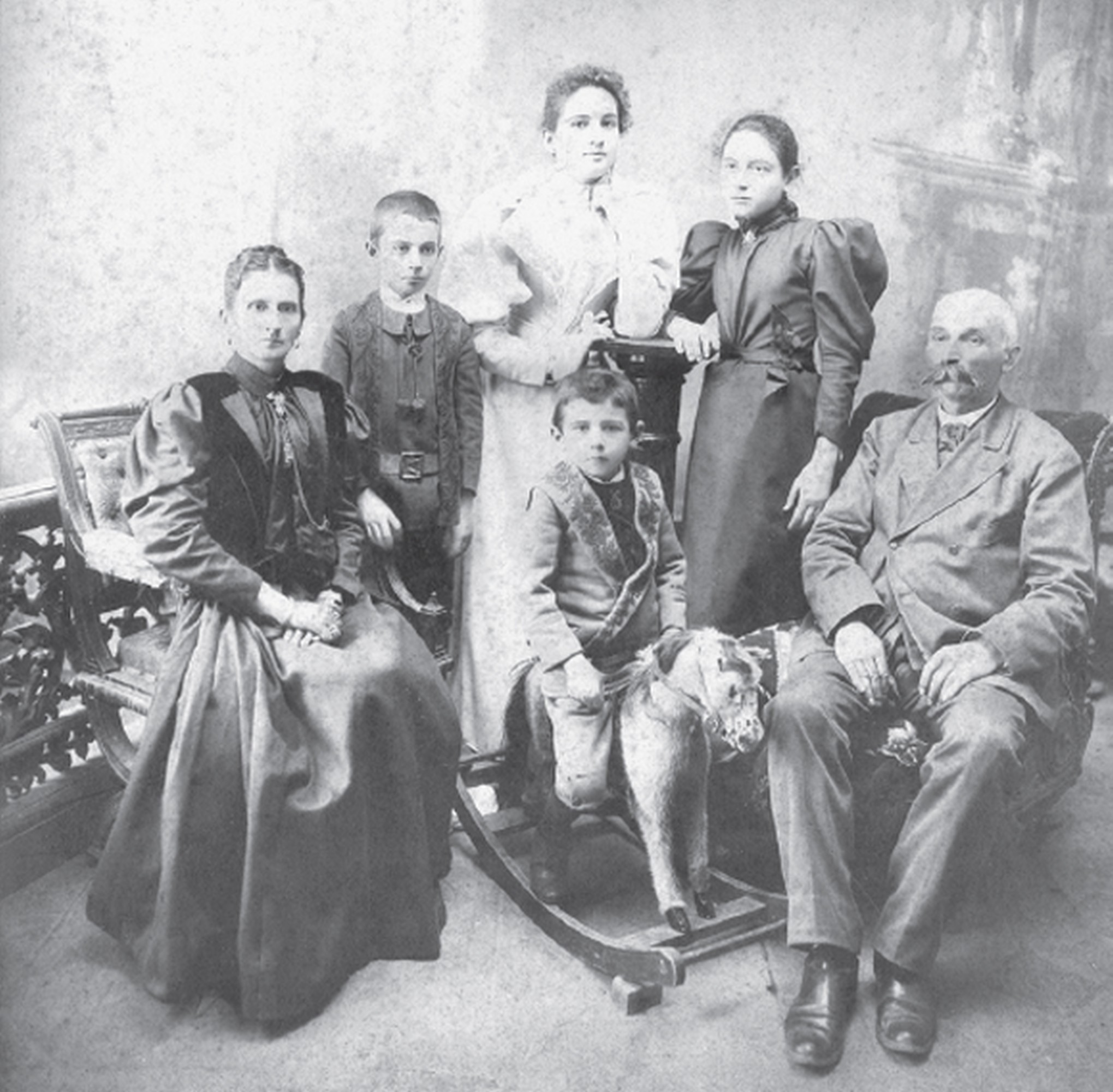 Семейството на дядо ми Ангел Иванов Балашев, 1895 г. svishtov_25.jpg